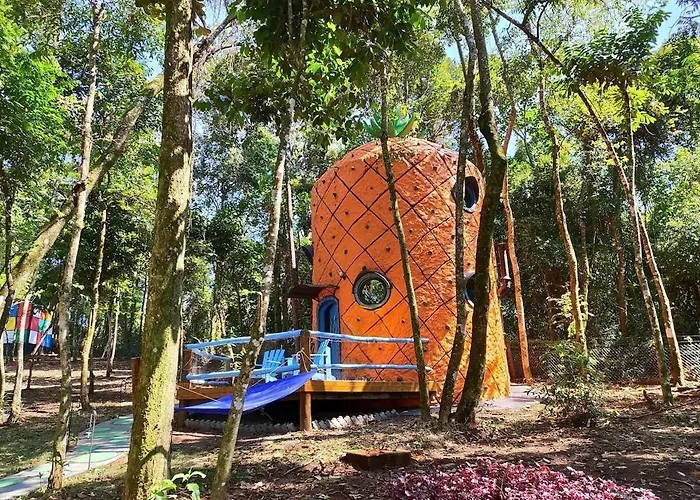 Casa Abacaxi, Vila Mágica Bueno Brandão
