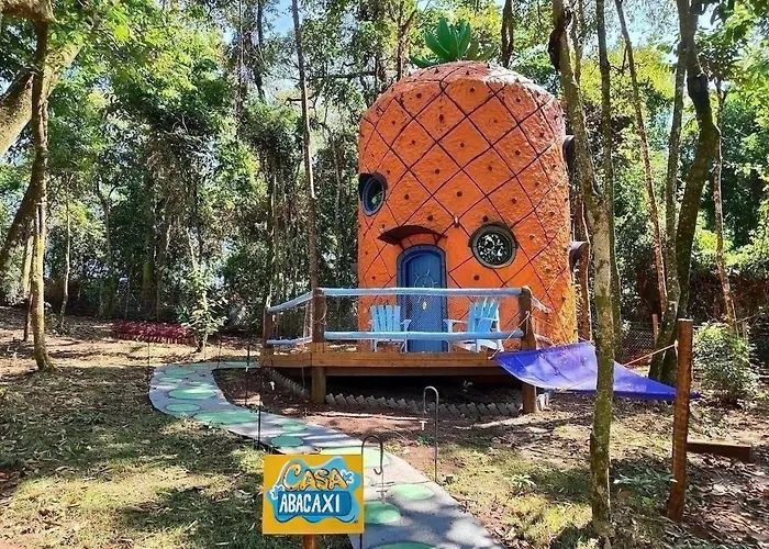 Casa Abacaxi, Vila Mágica Bueno Brandão